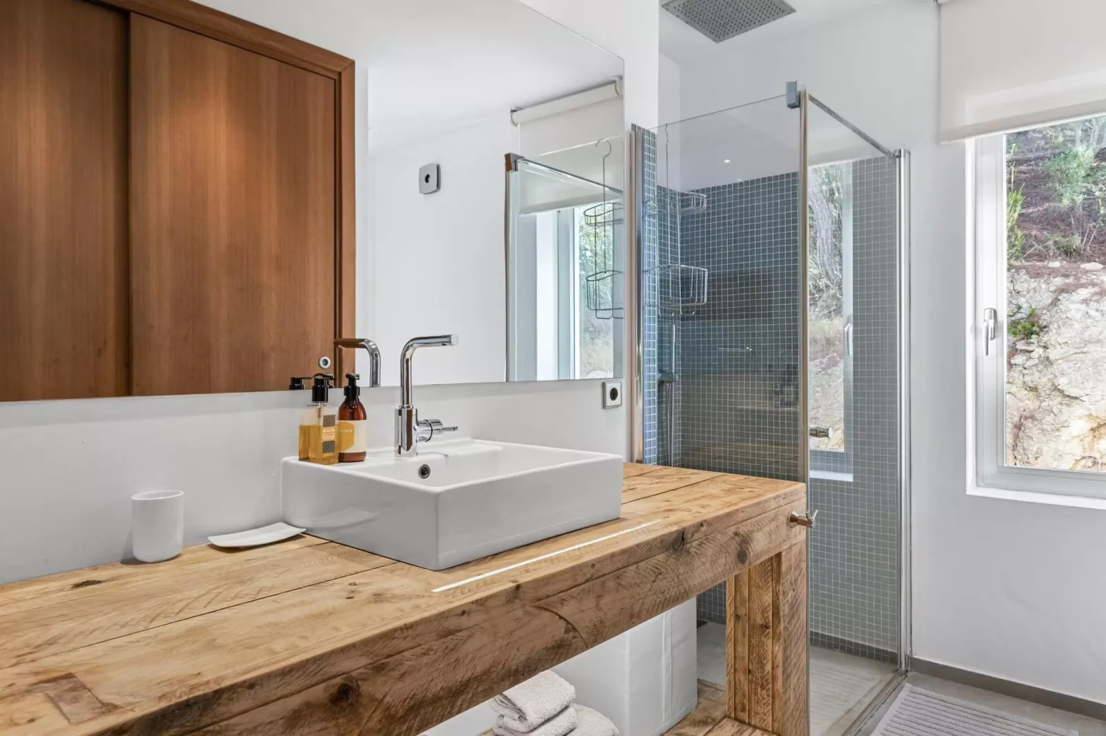 Sunset Paradise-Bathroom