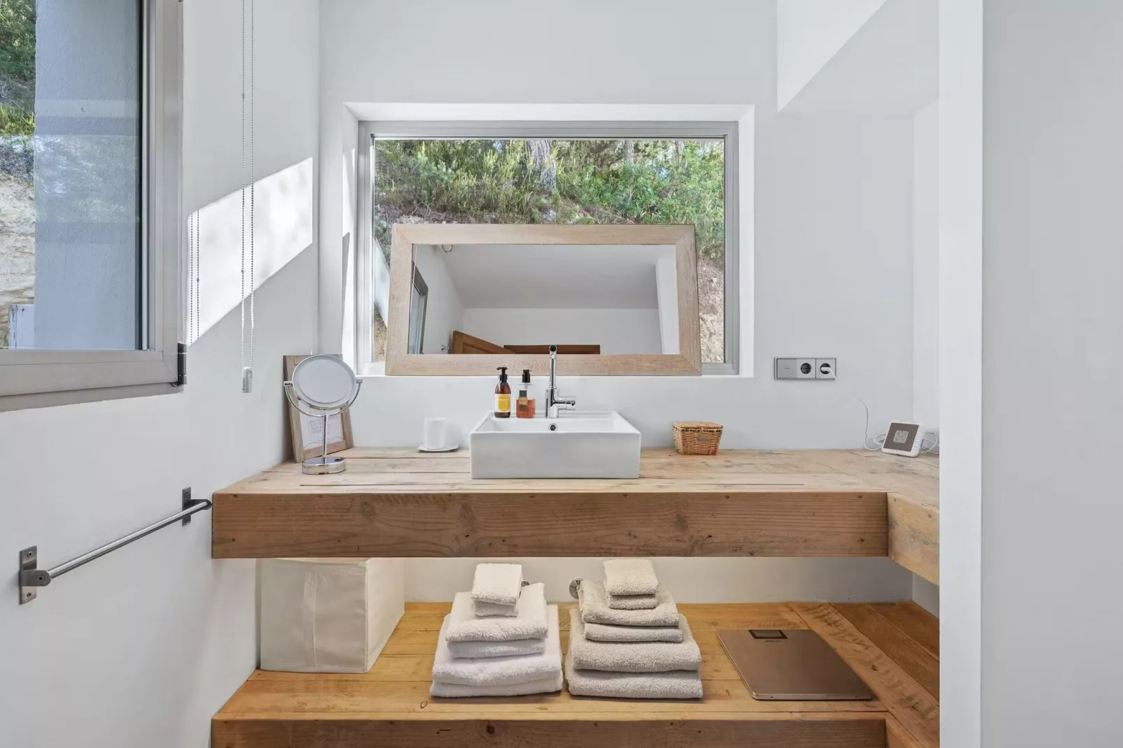 Sunset Paradise-Bathroom