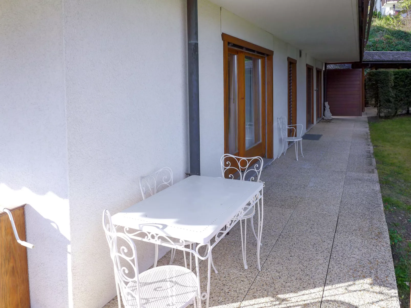 Les Pierres C 6-Outside