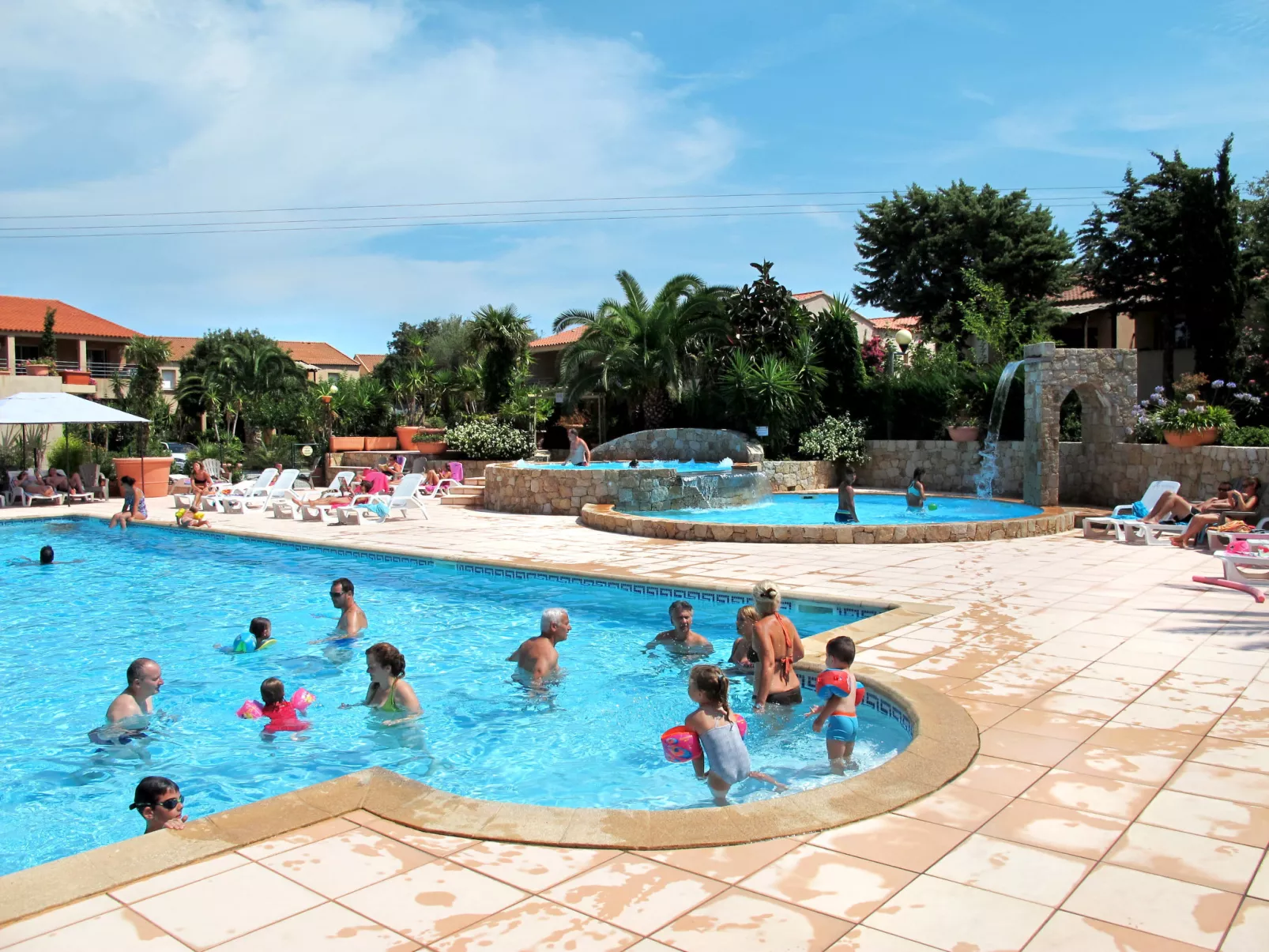 Club Benista T2-Outside