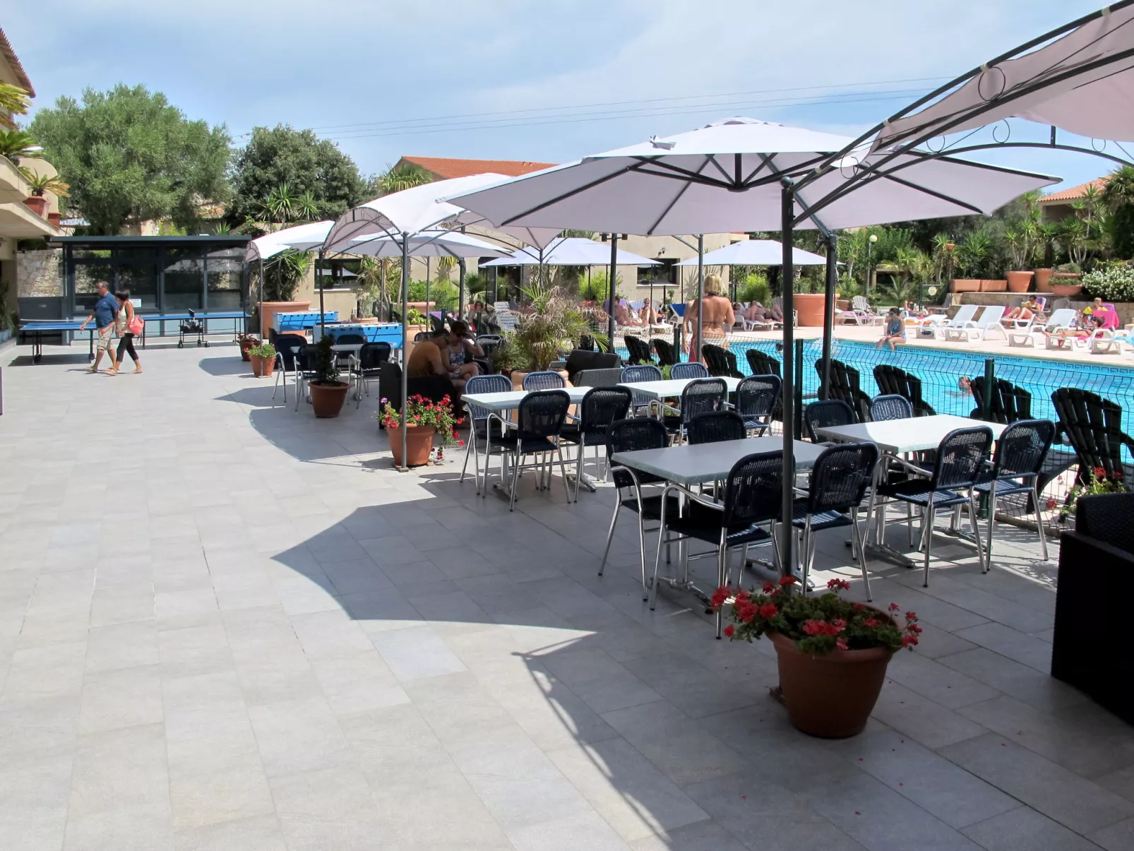 Club Benista T2-Outside
