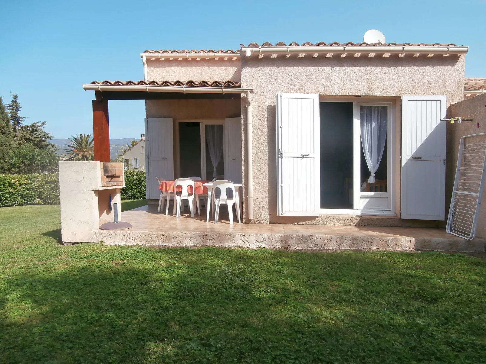 La Pinède, bungalow 4 pers.-Outside