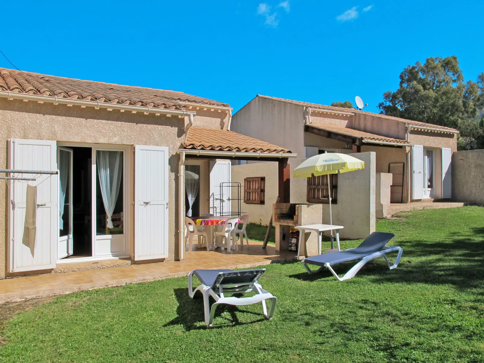 La Pinède, bungalow 4 pers.-Outside