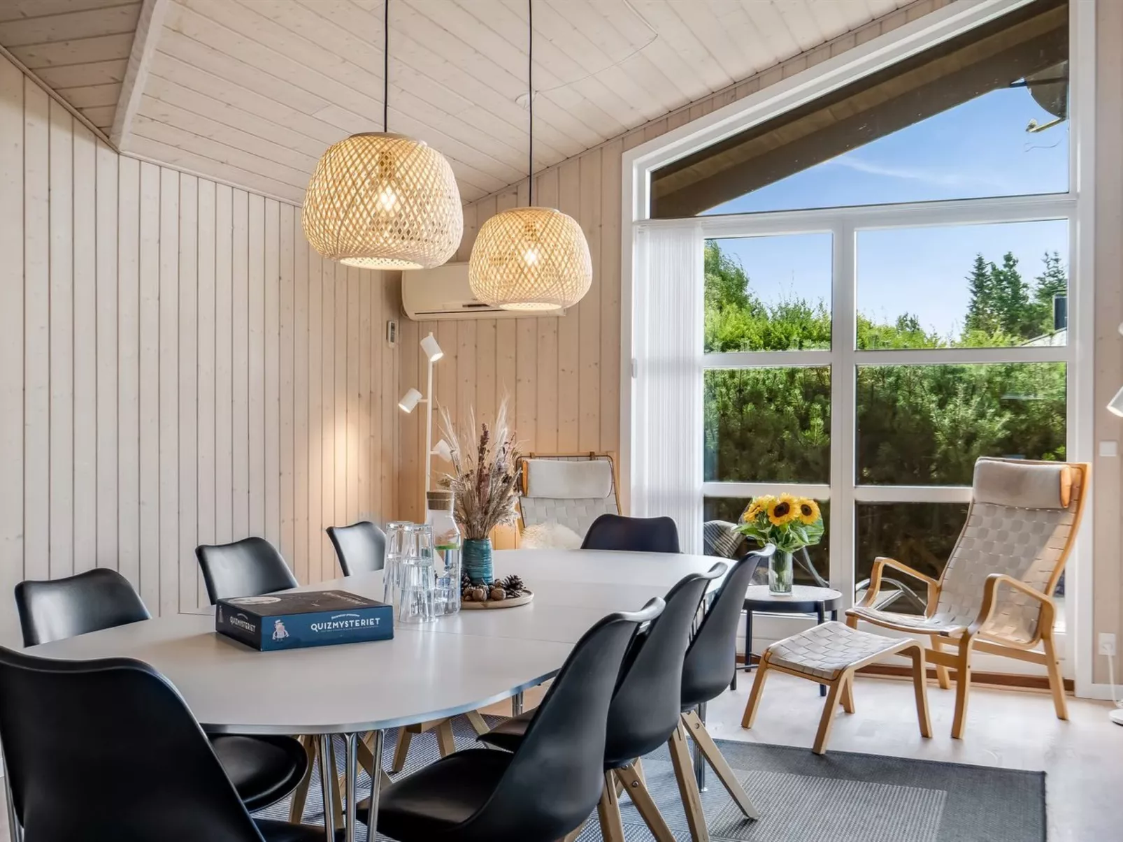 "Yngve" - 3.5km from the sea-Inside