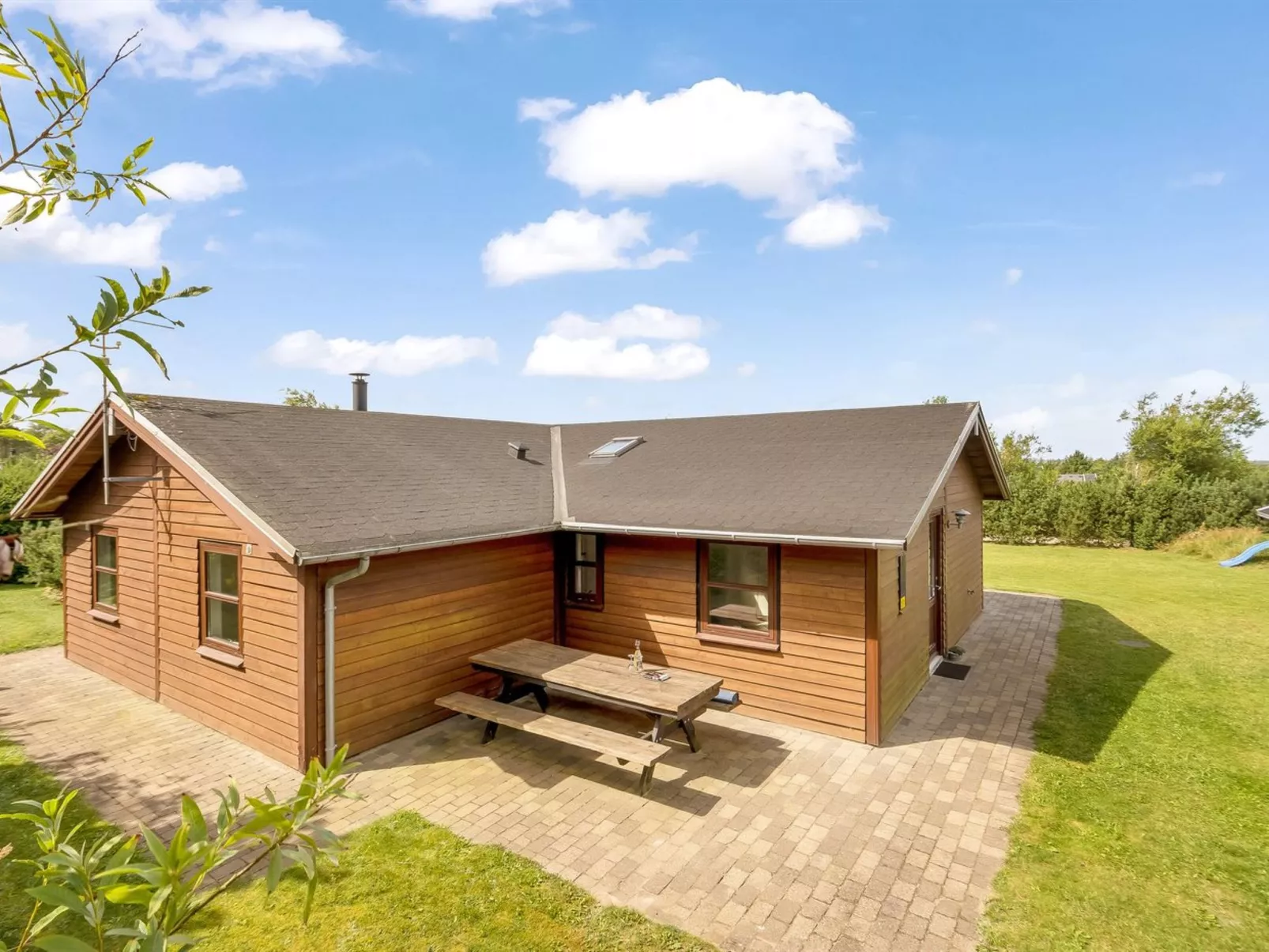 "Yngve" - 3.5km from the sea-Outside