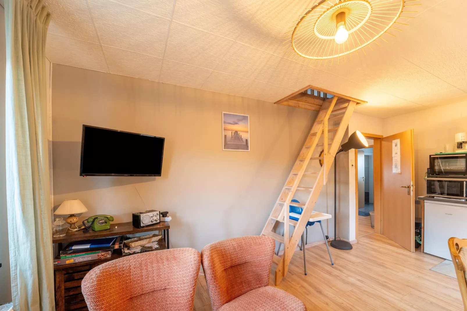 Yalet-Living room