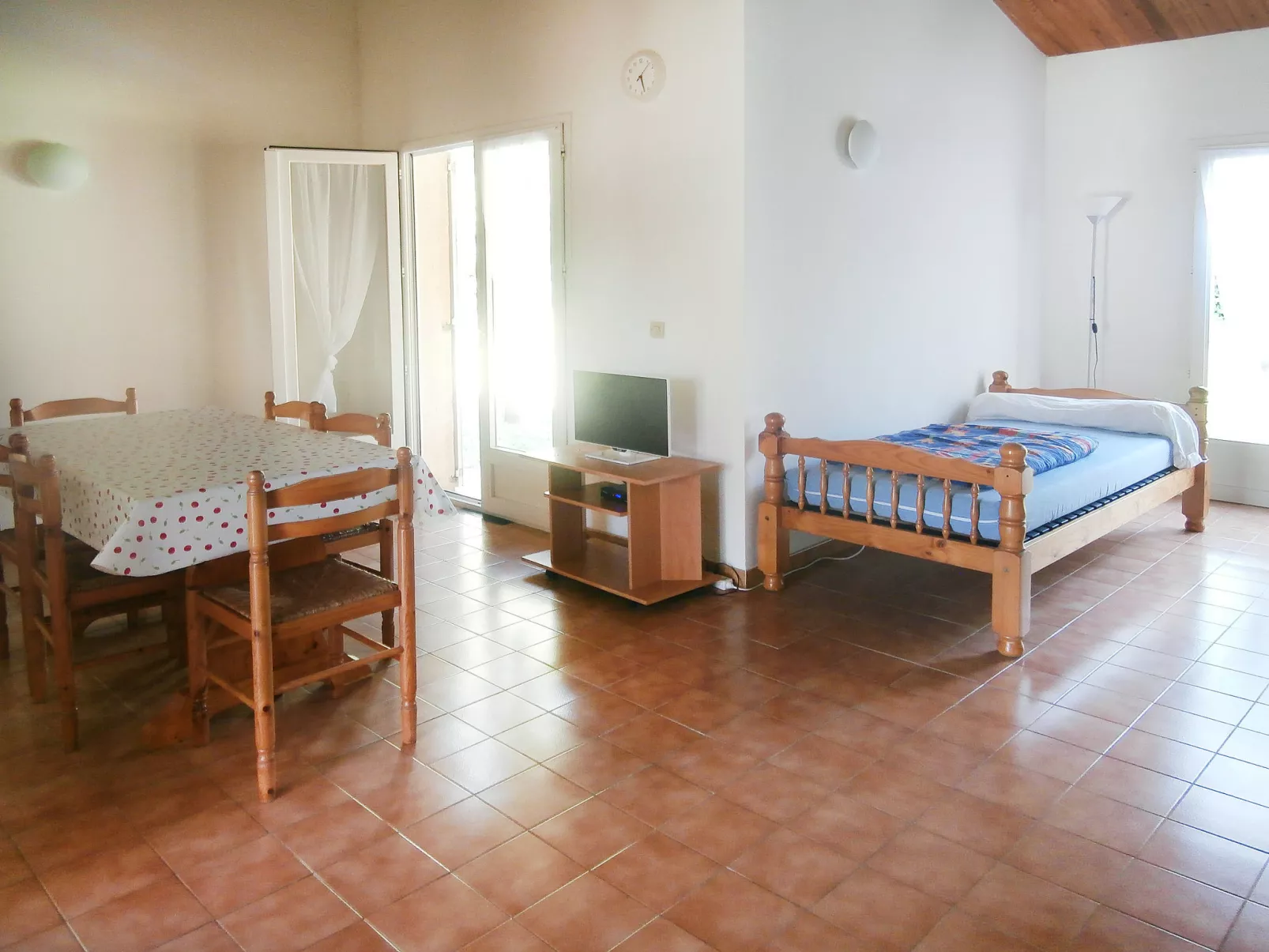 La Pinède, bungalow 6 pers.-Drinnen