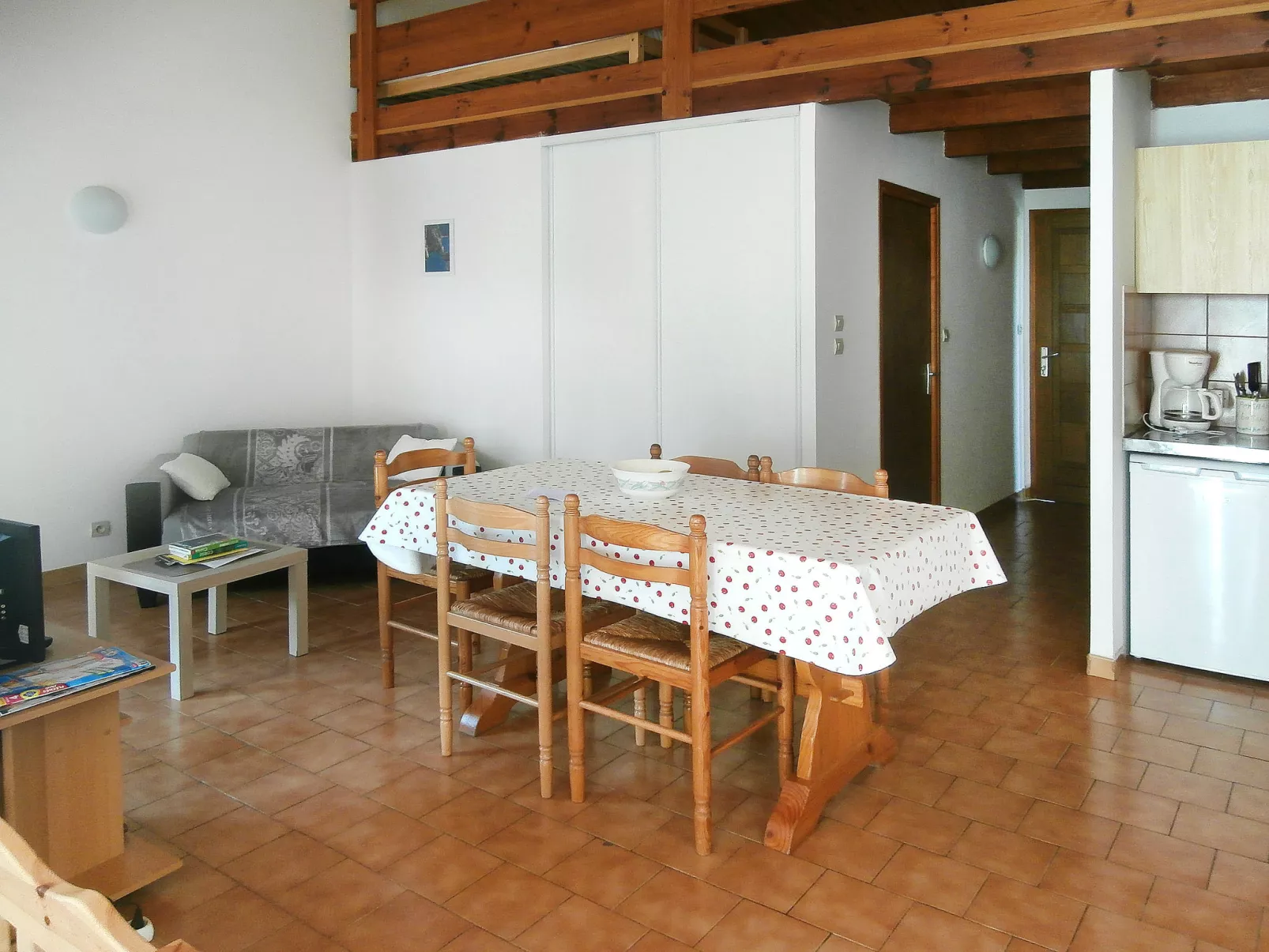 La Pinède, bungalow 6 pers.-Drinnen