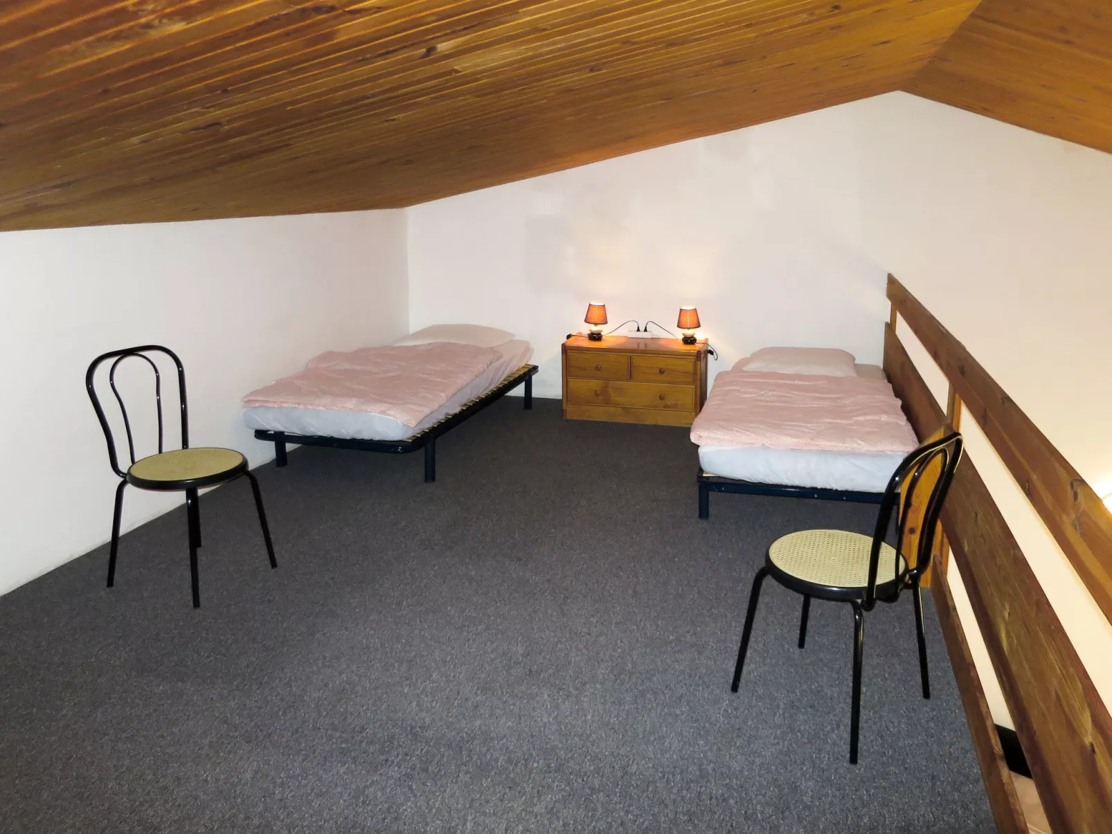 La Pinède, bungalow 6 pers.-Drinnen