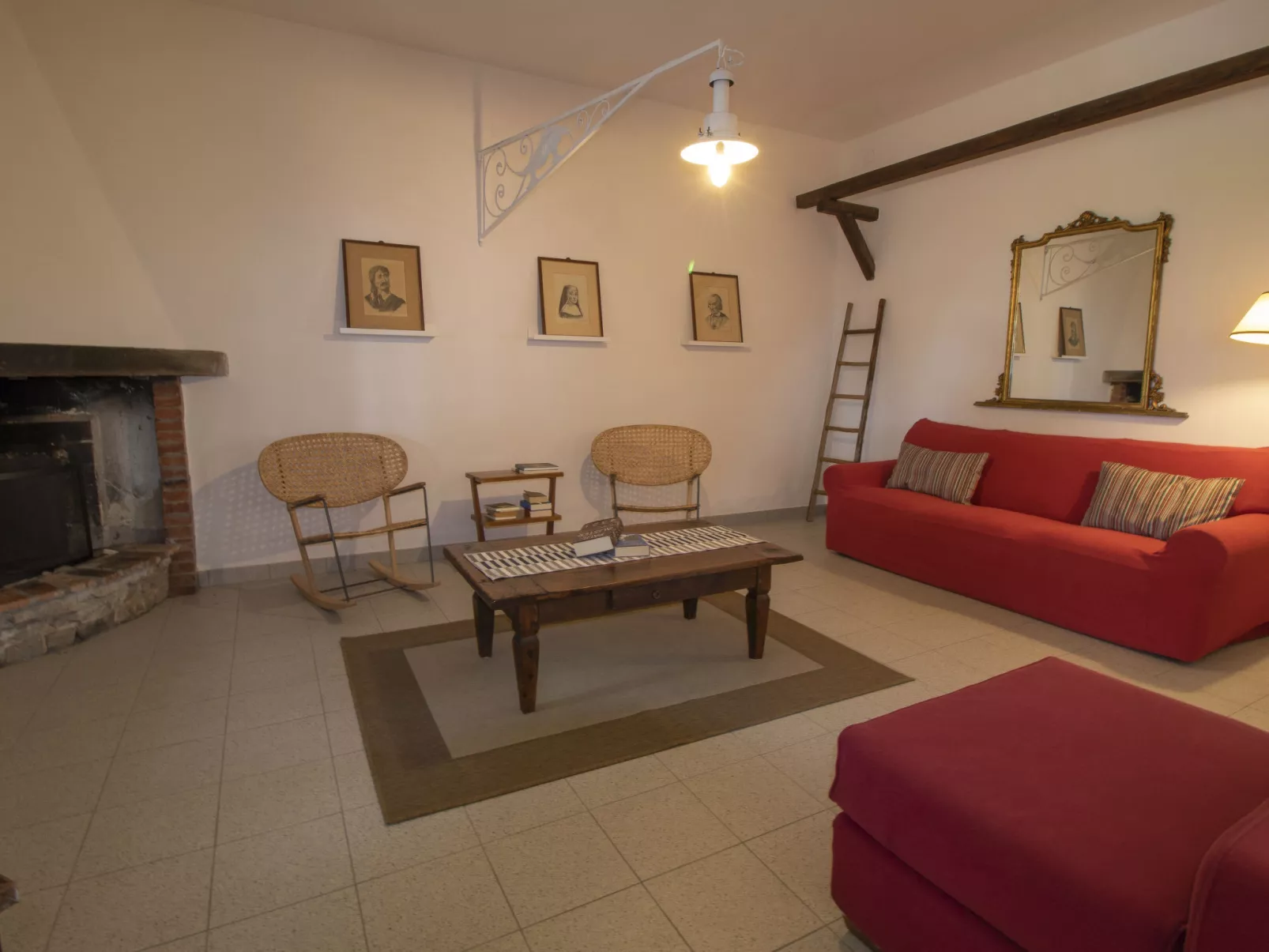 Casa Bianca-Inside