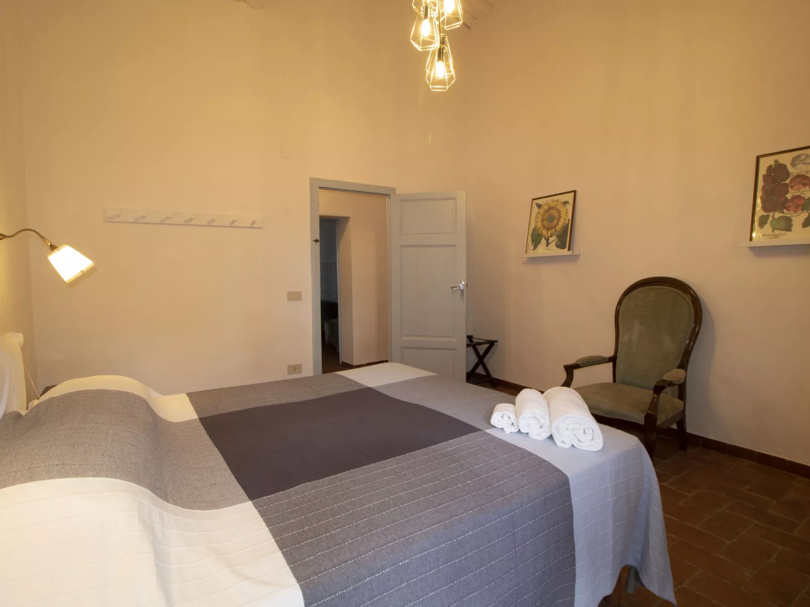 Casa Bianca-Inside
