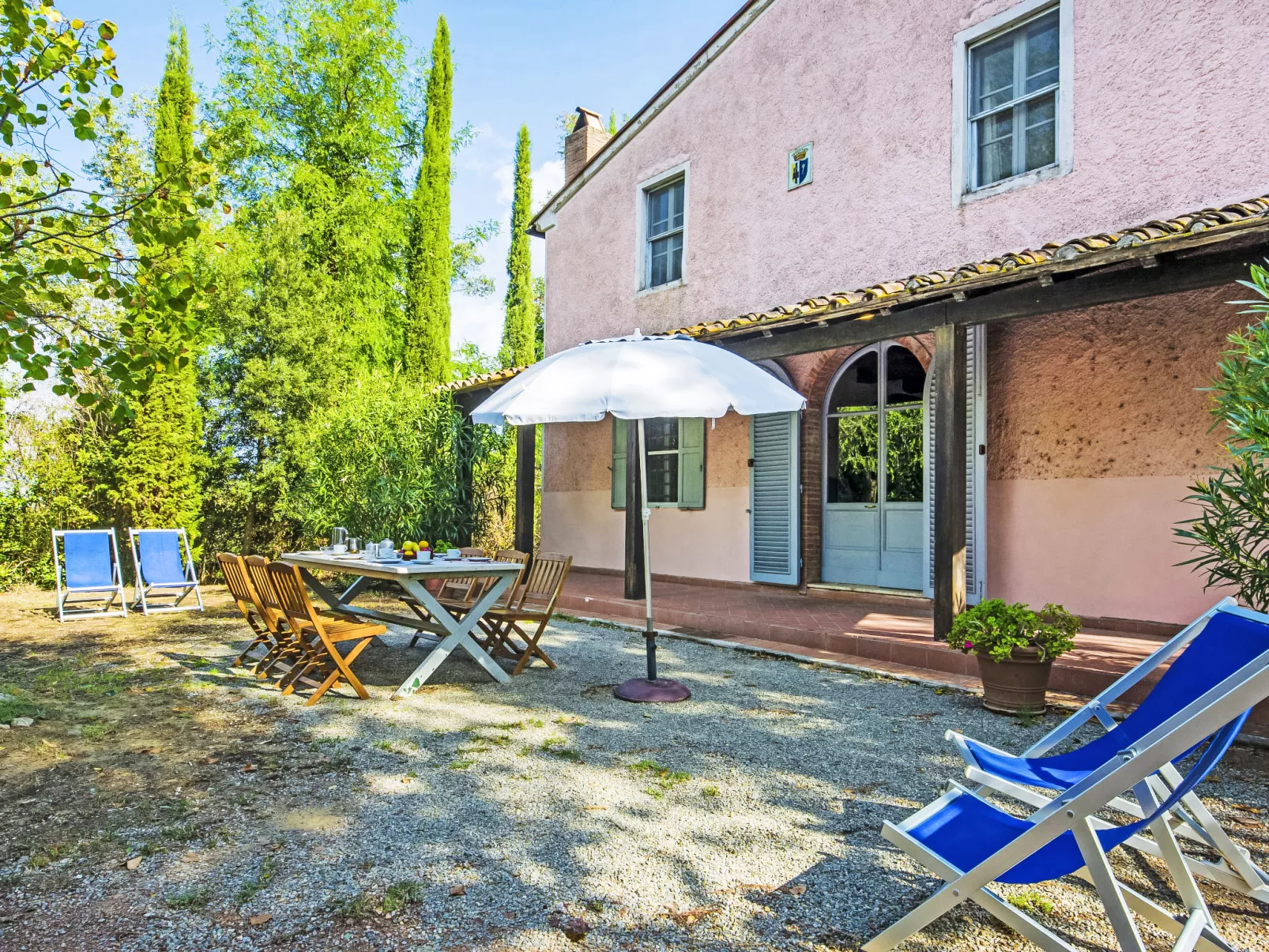 Casa Bianca-Outside