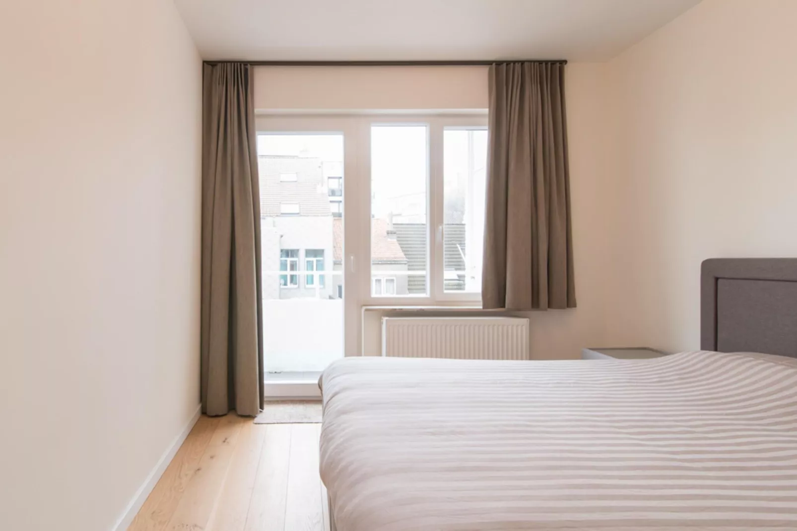 DAGMAR-Bedroom
