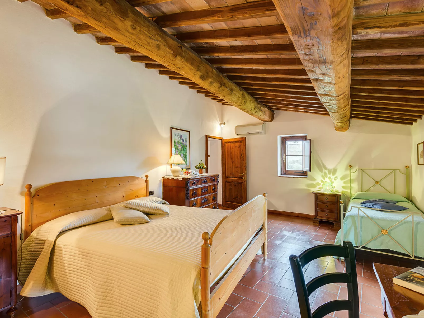 Antico Borgo S Lorenzo Cipresso-Inside