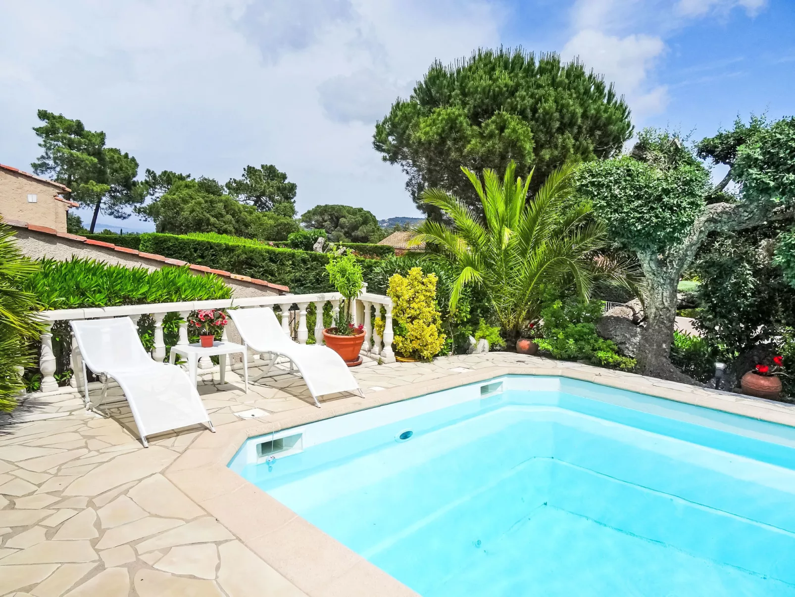Domaine de Saint Martin-Outside