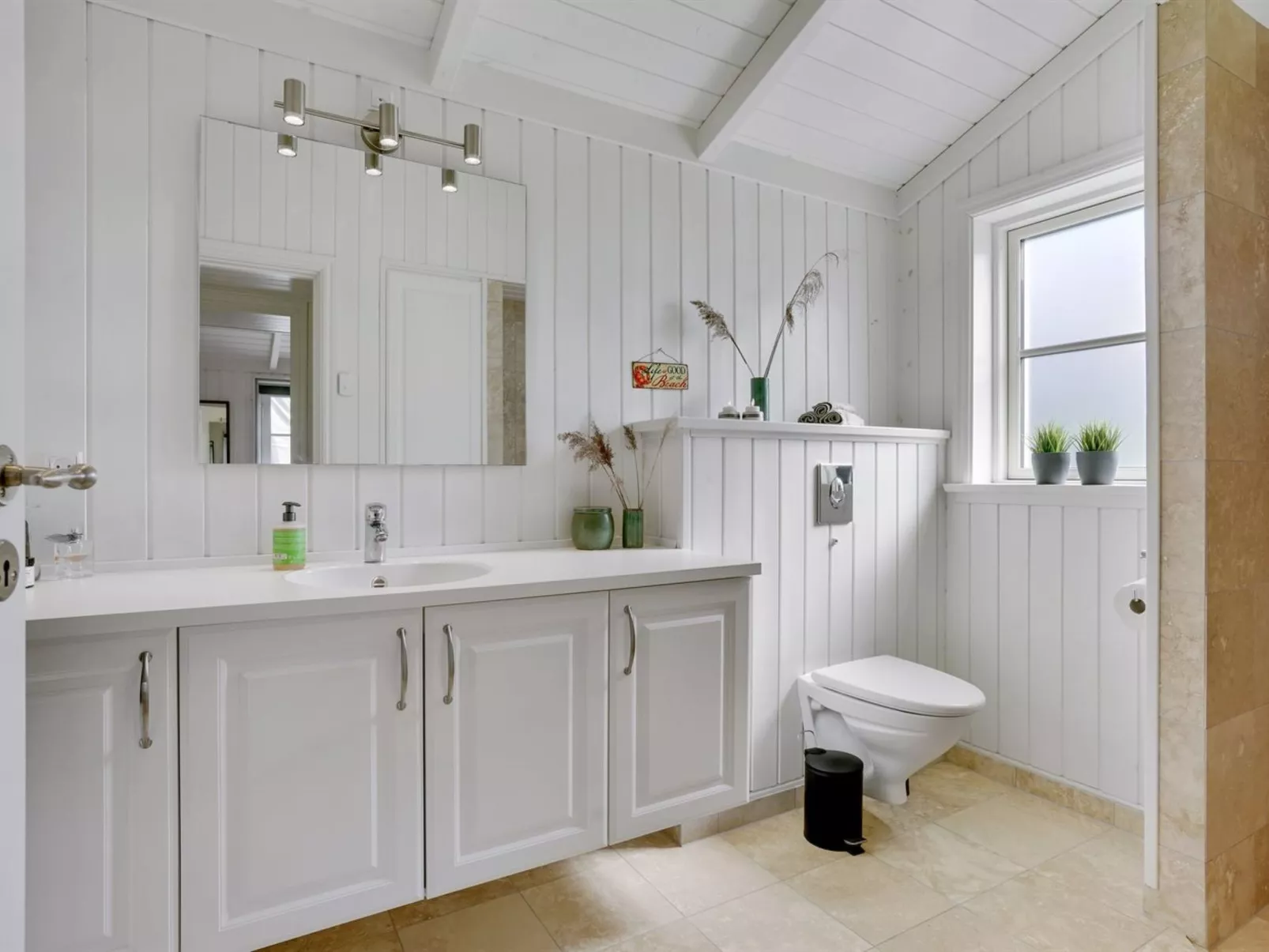 "Antti" - 350m from the sea-Inside