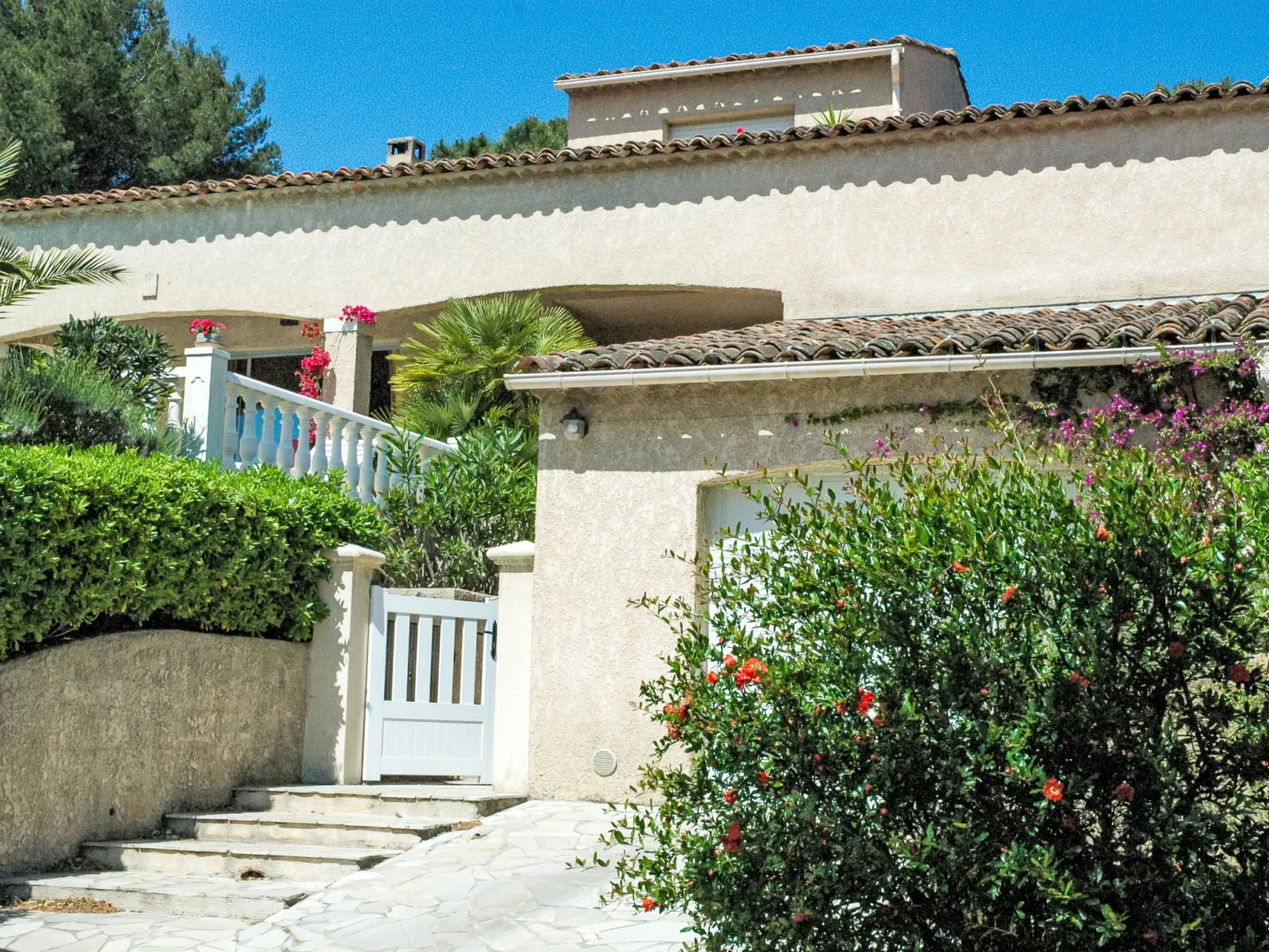 Domaine de Saint Martin-Outside