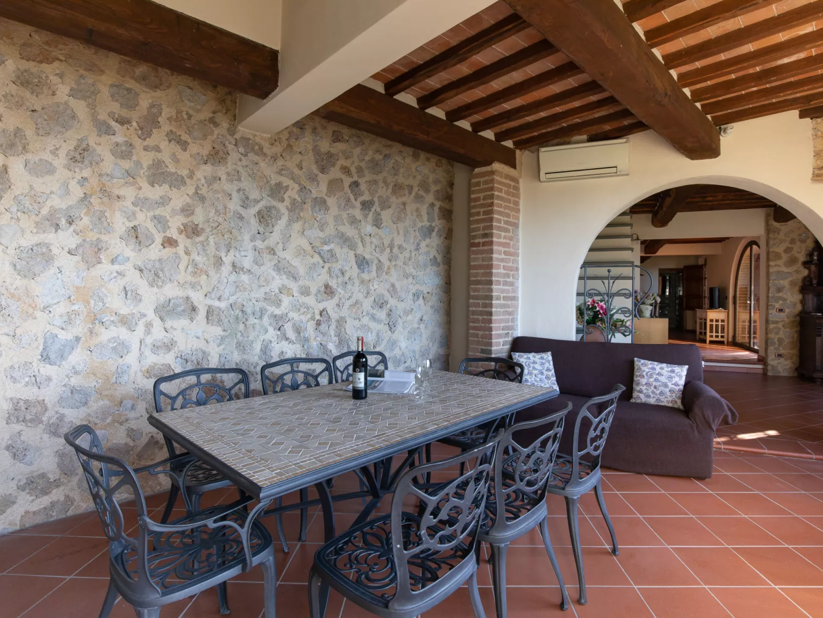 Al Pozzo-Inside
