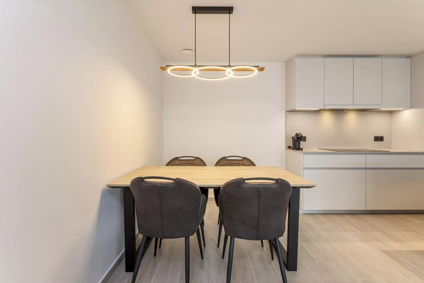 C-Dream - 0102-Dining room
