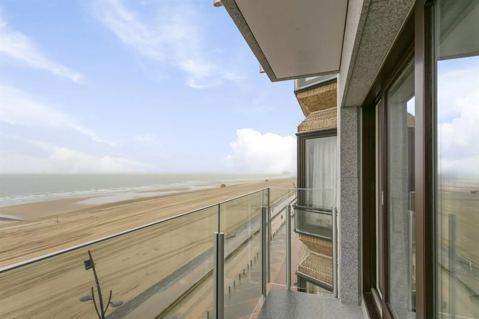 WESTCLIFF - 5A-Terrace balcony