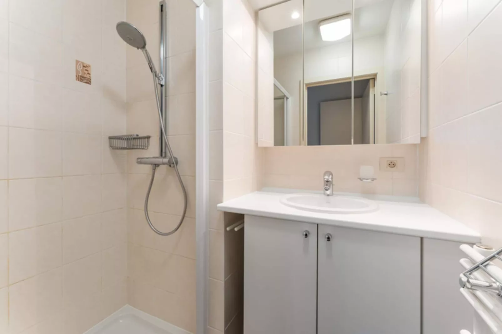 CAROLINE - 6A-Bathroom