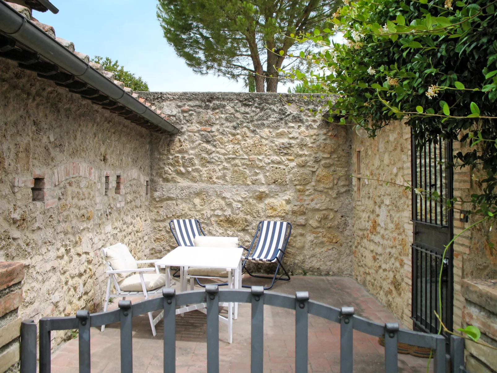 Antico Borgo S LorenzoAlbicocco-Outside