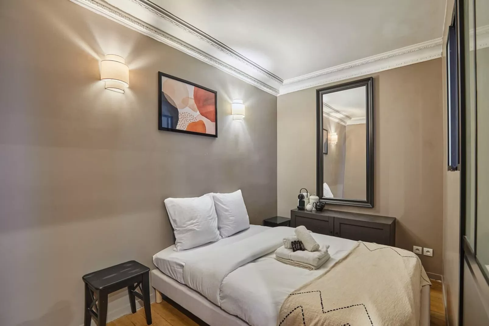 SAINT LAURENT-Bedroom