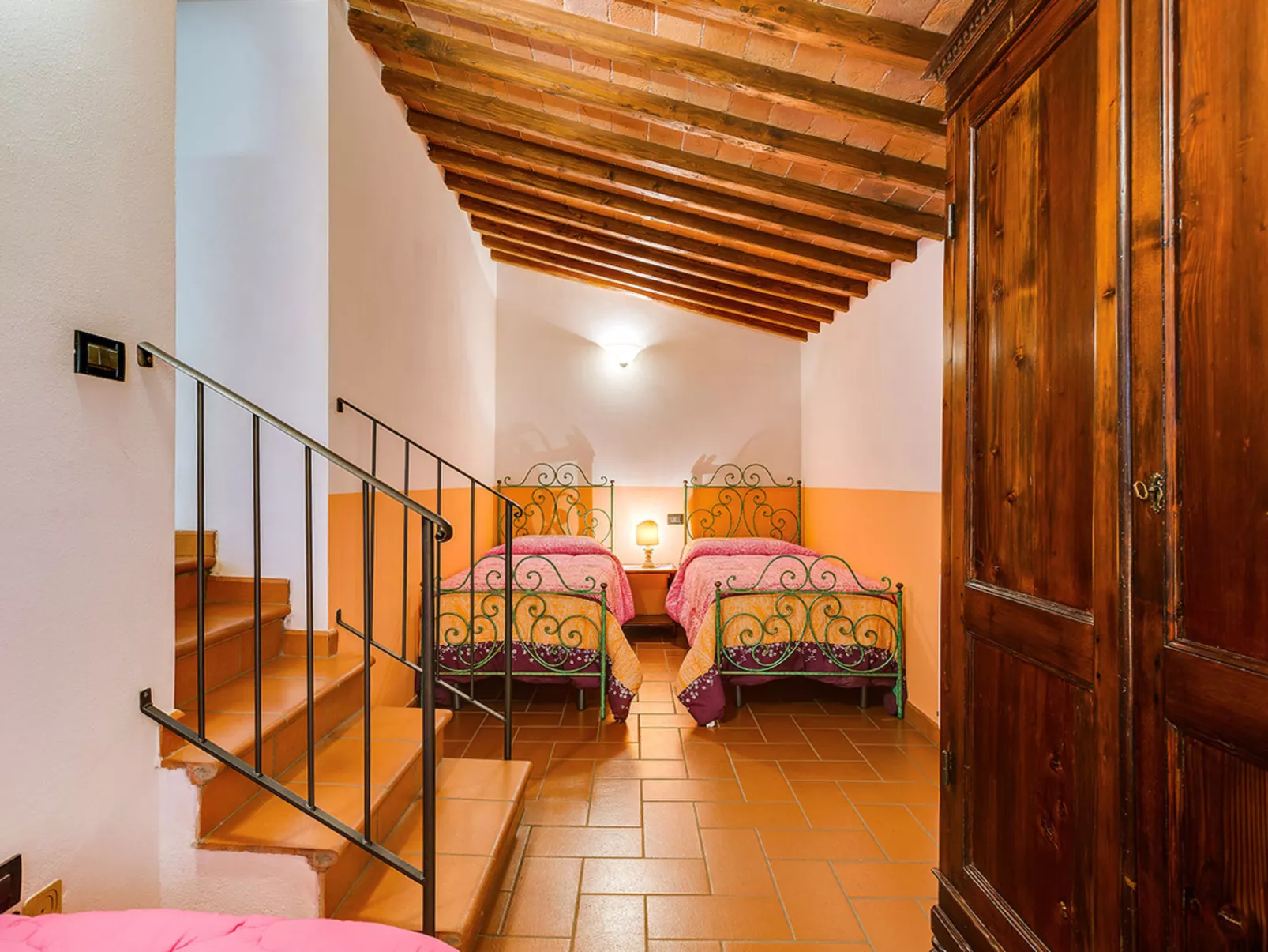 Antico Borgo S Lorenzo Ginestra-Inside