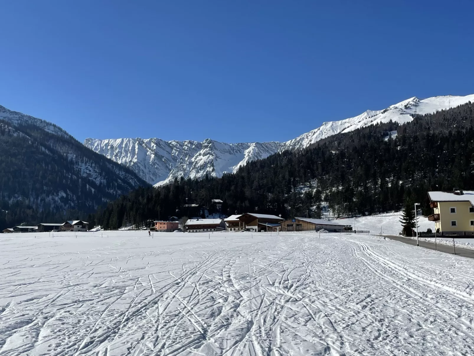 Christlum-Dehors