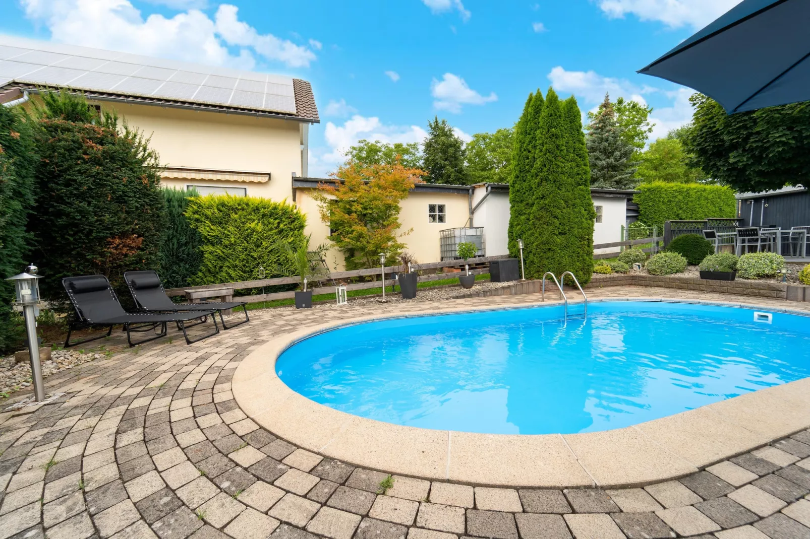 Modern holiday flat with pool in the Harz-Pool