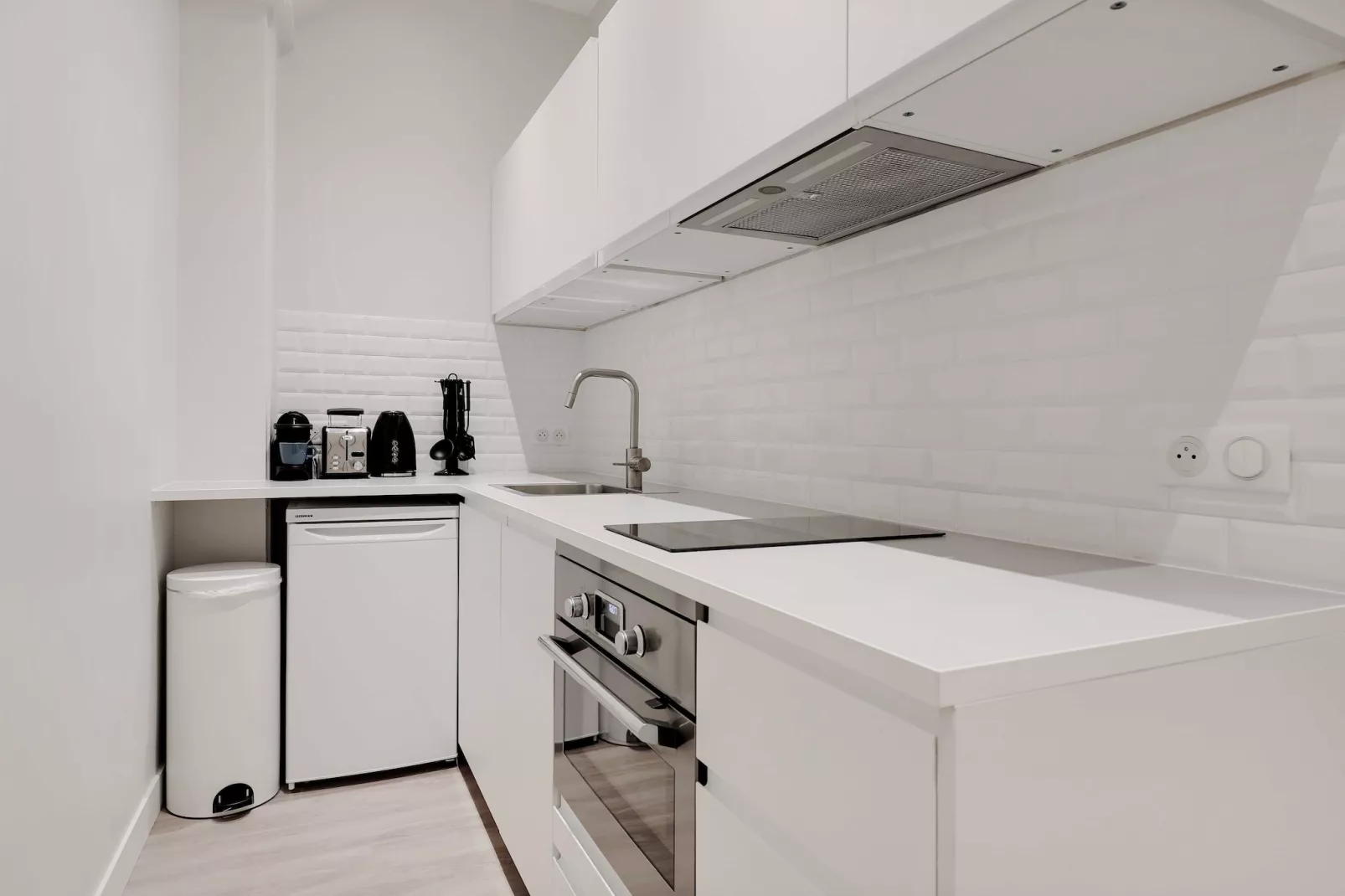 GT-12-AMELOT-Kitchen