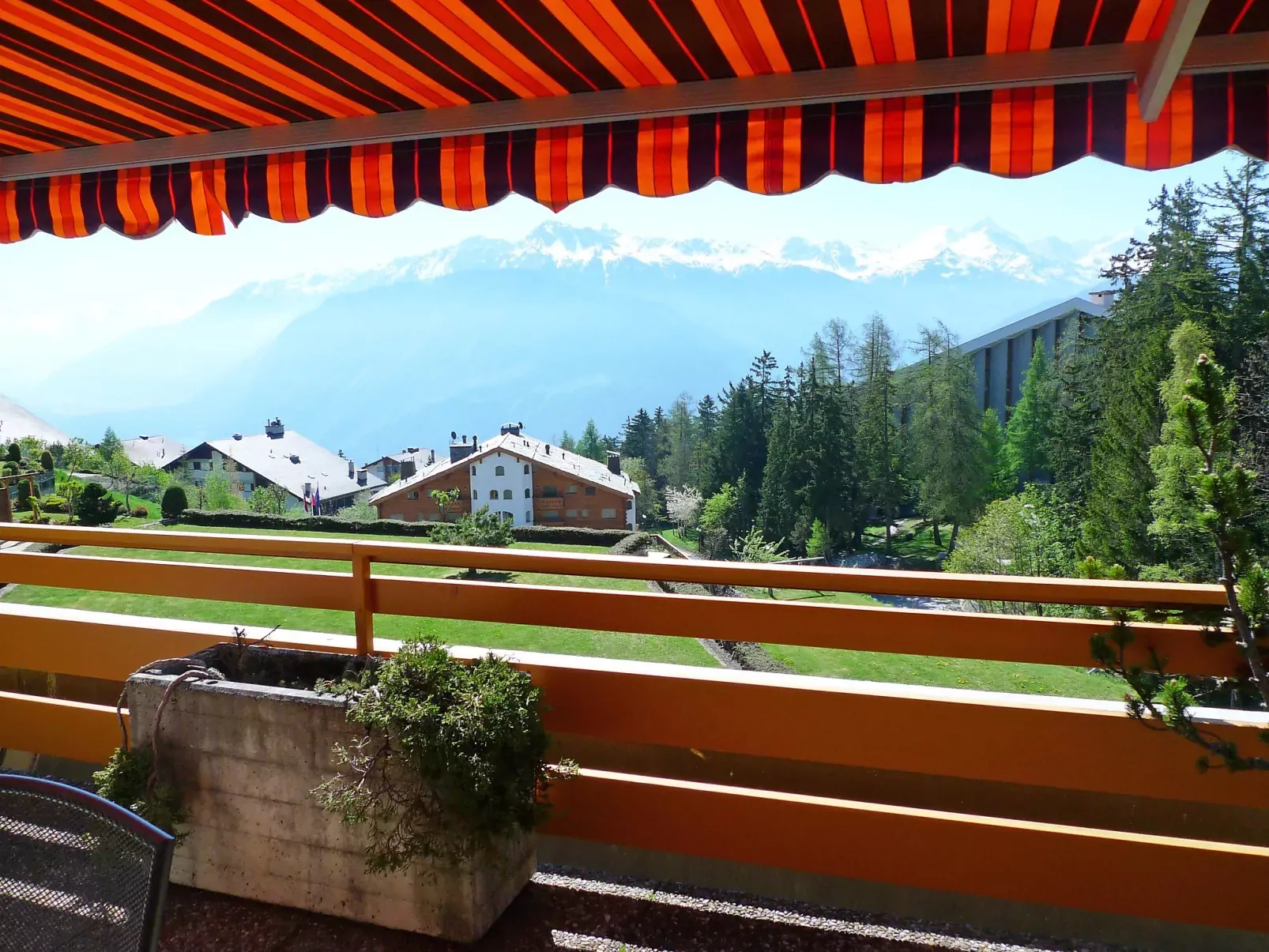 Terrasse Des Alpes 815-Outside