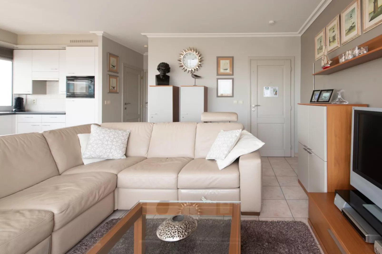 Marina Mercator-Living room