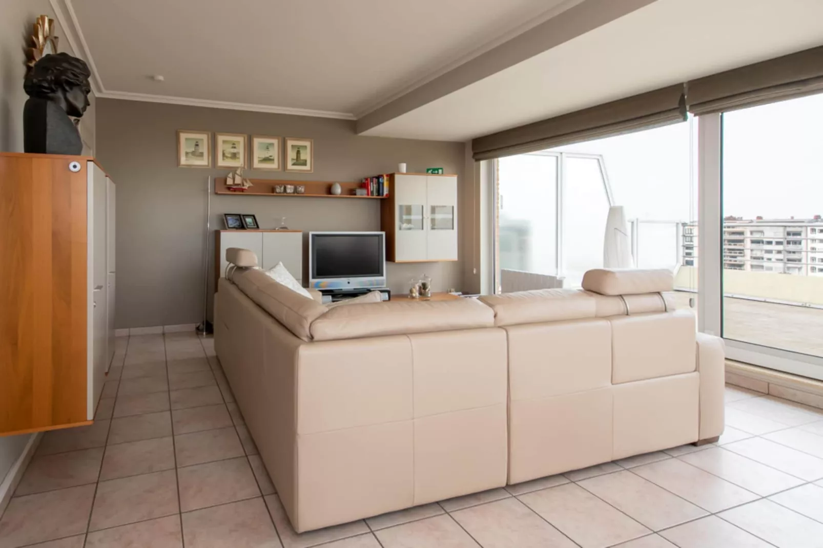 Marina Mercator-Living room