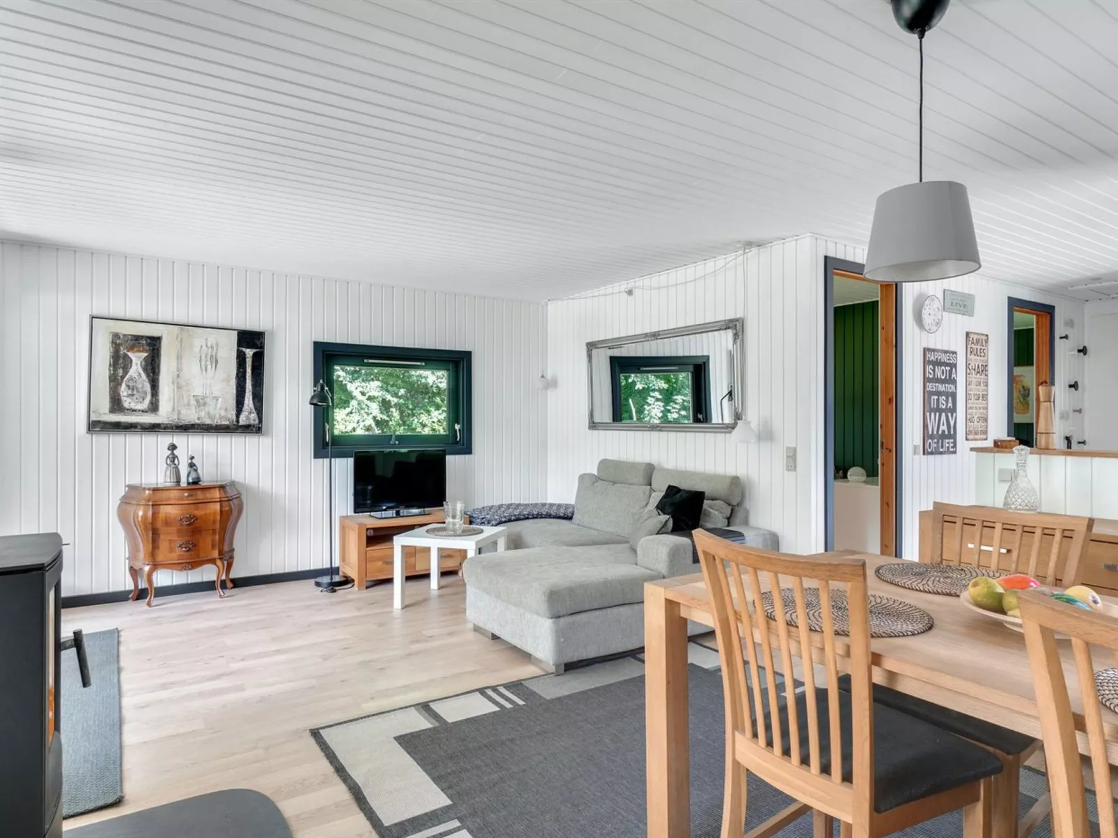 "Maiken" - 1.5km from the sea-Inside