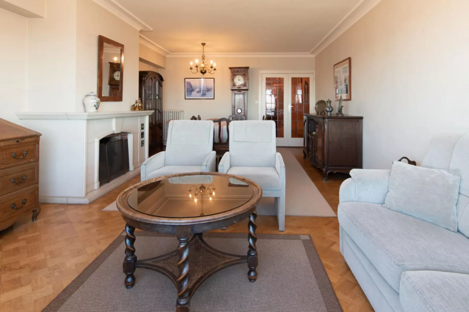 Marly-Living room
