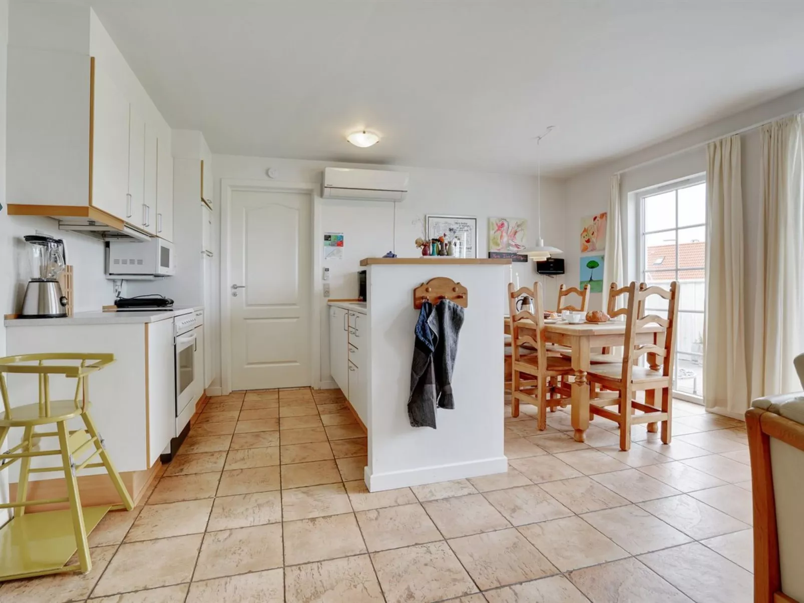 "Solvey" - 270m from the sea-Inside