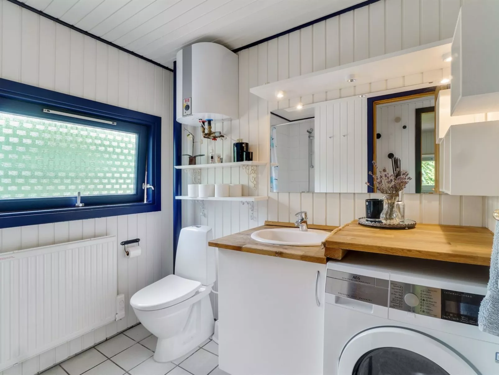 "Maiken" - 1.5km from the sea-Inside