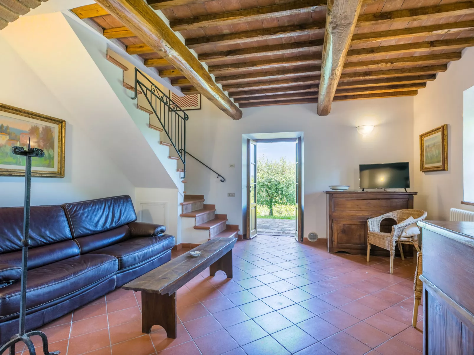 Cerretino Vigna-Inside