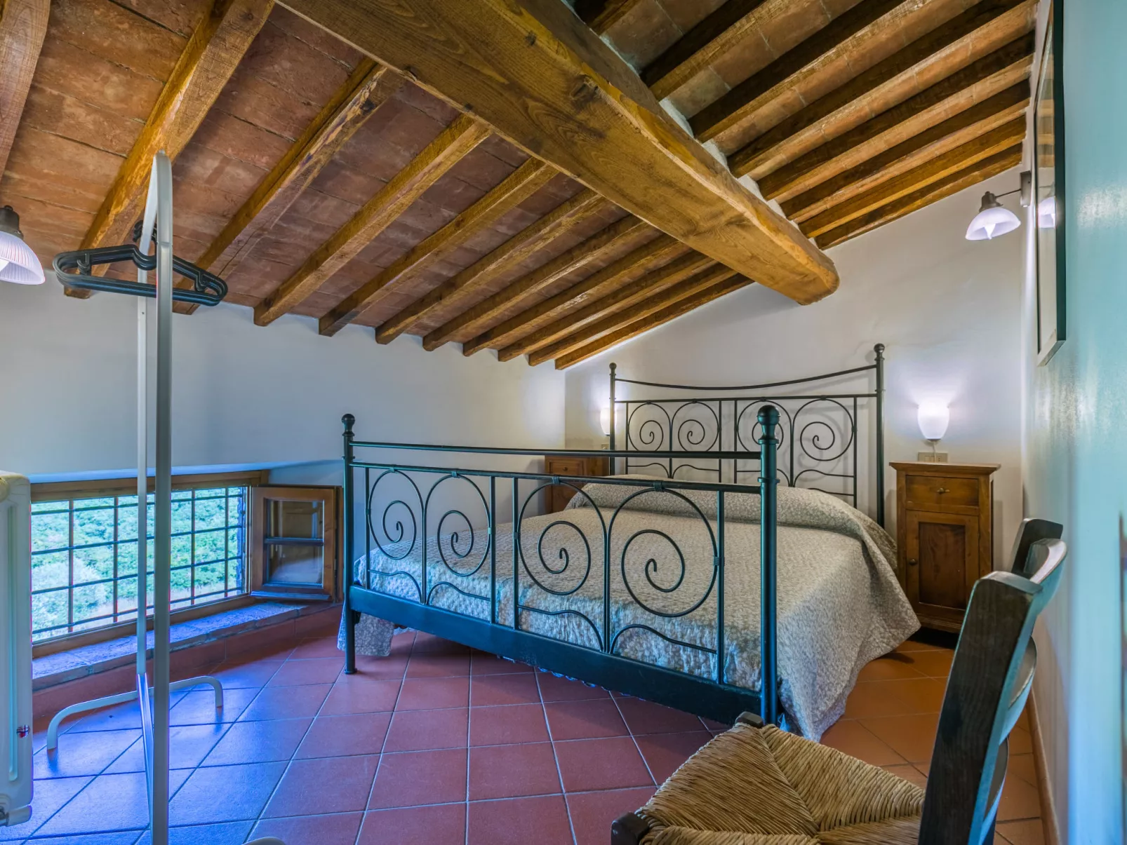 Cerretino Vigna-Inside