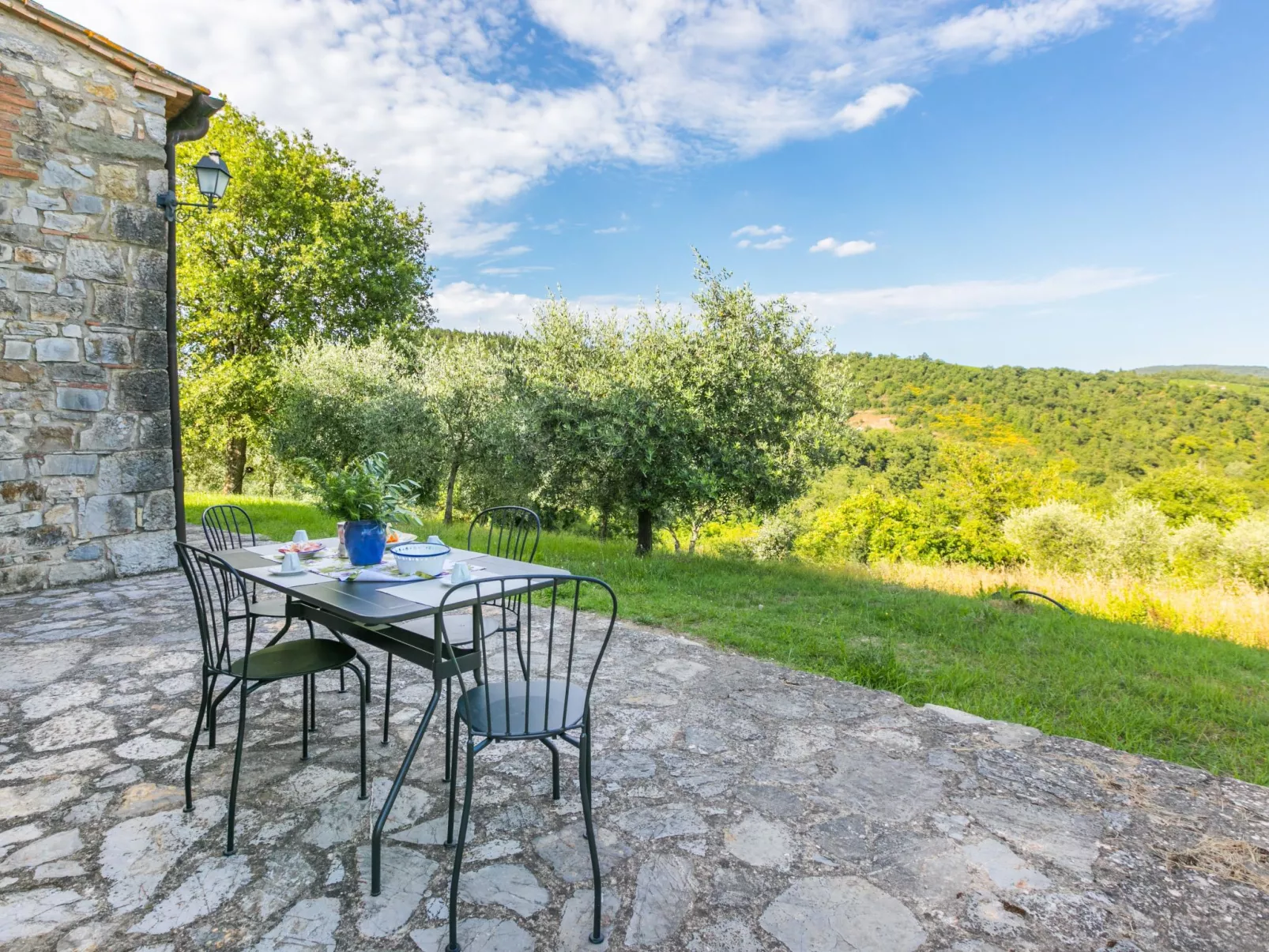 Cerretino Vigna-Outside