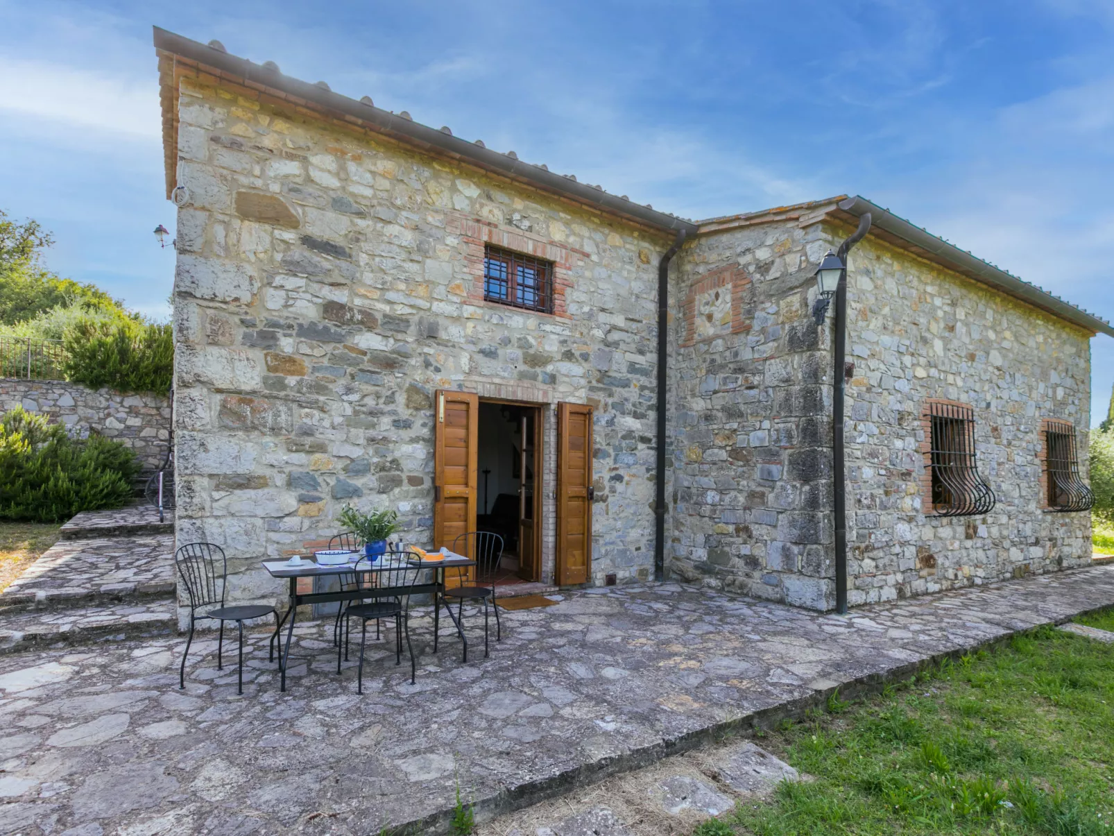 Cerretino Vigna-Outside