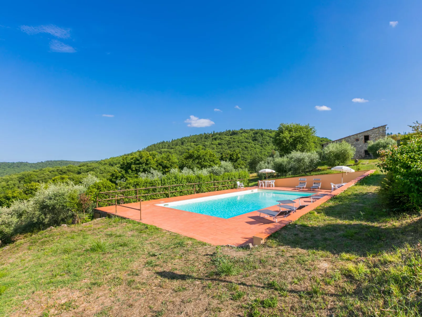 Cerretino Vigna-Outside