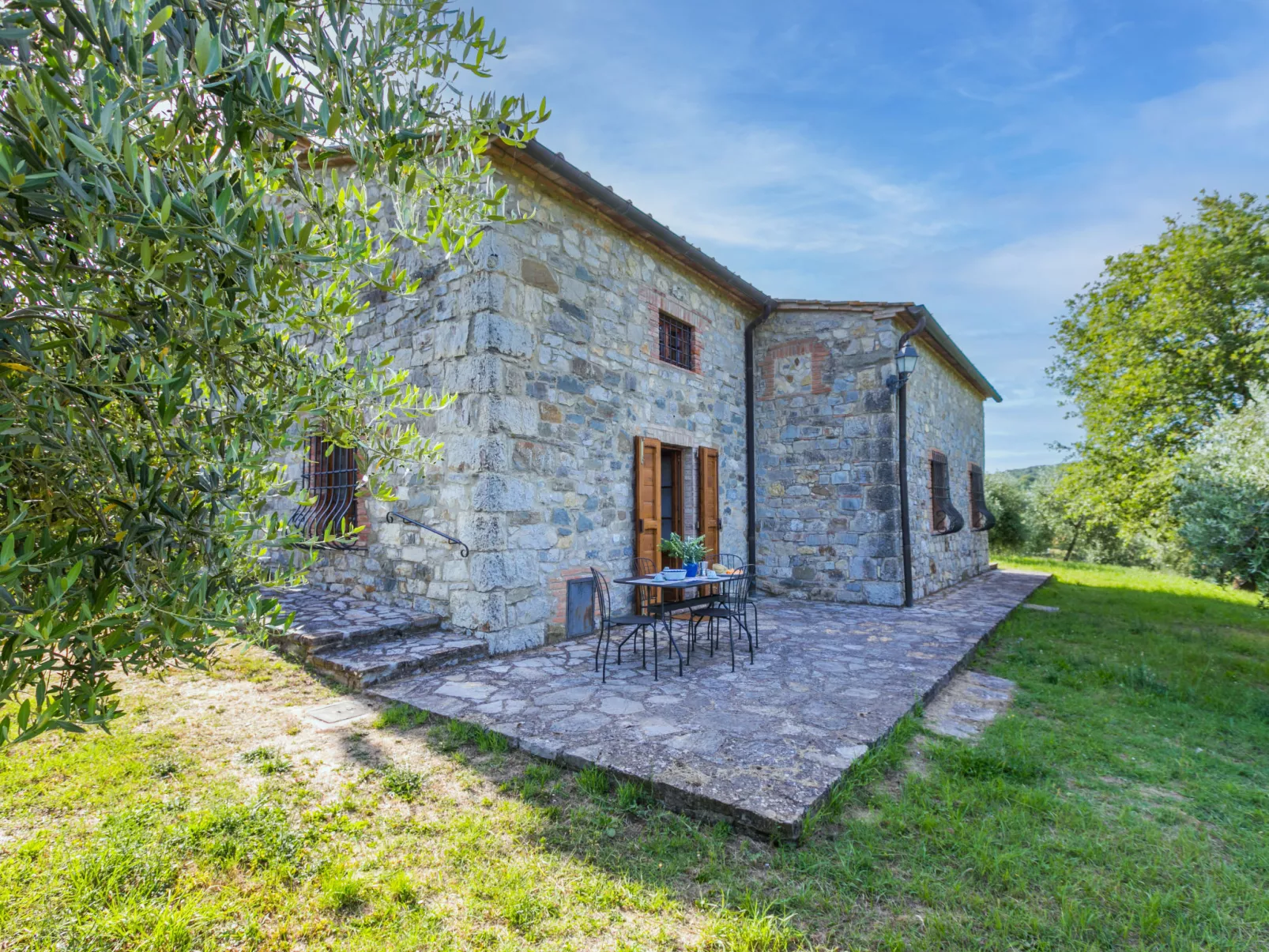 Cerretino Vigna-Outside