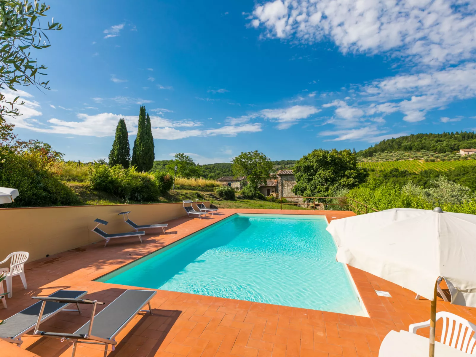 Cerretino Vigna-Outside