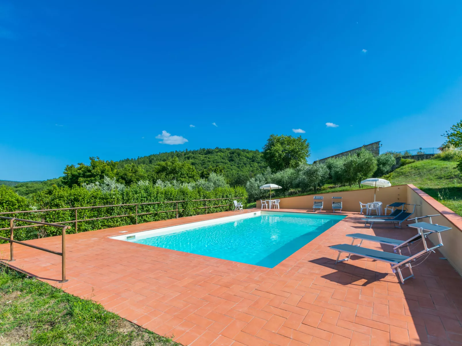 Cerretino Vigna-Outside