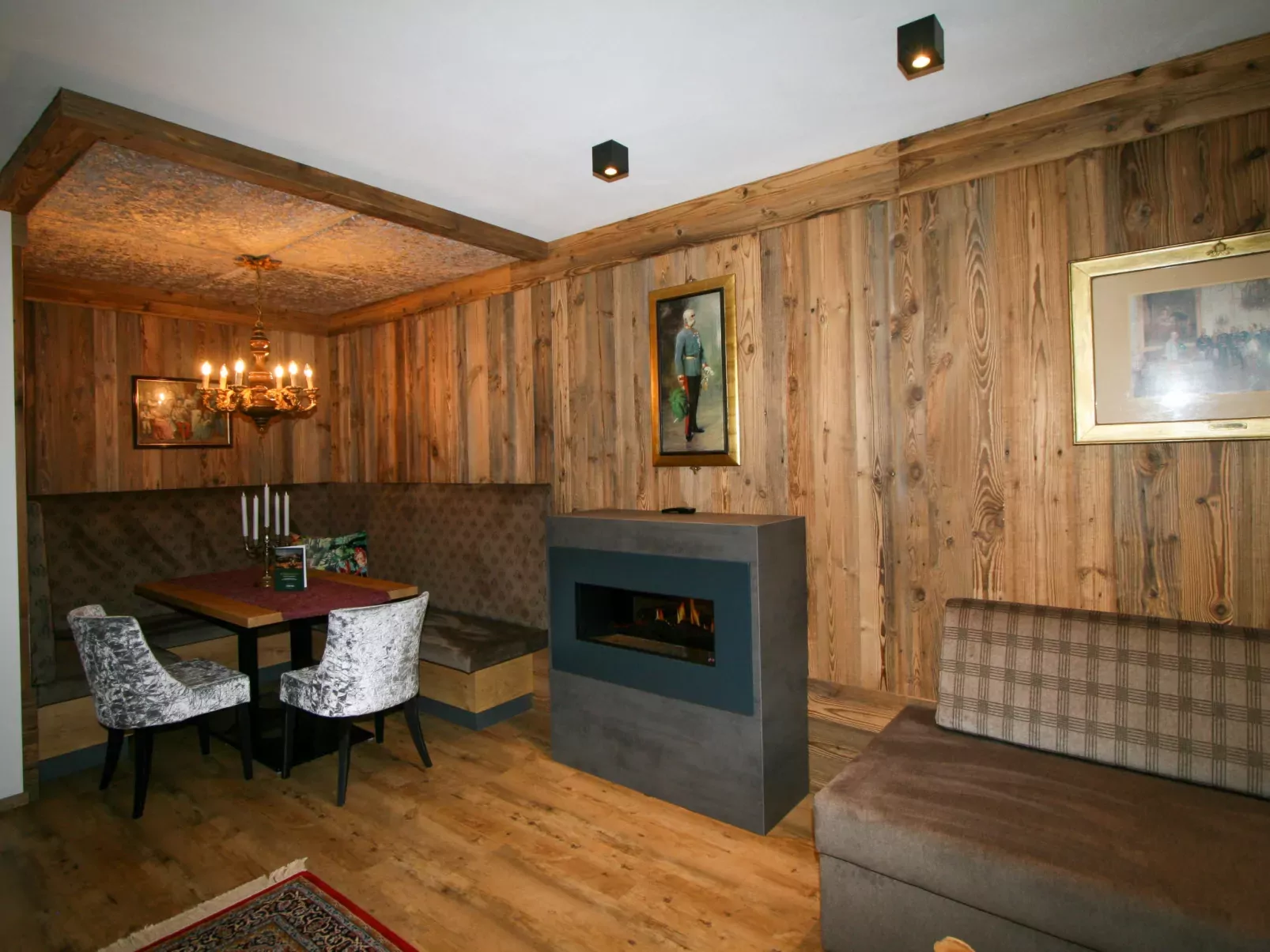 Erzherzog’s Apts/Zillertal Kaiser Lodge-Inside