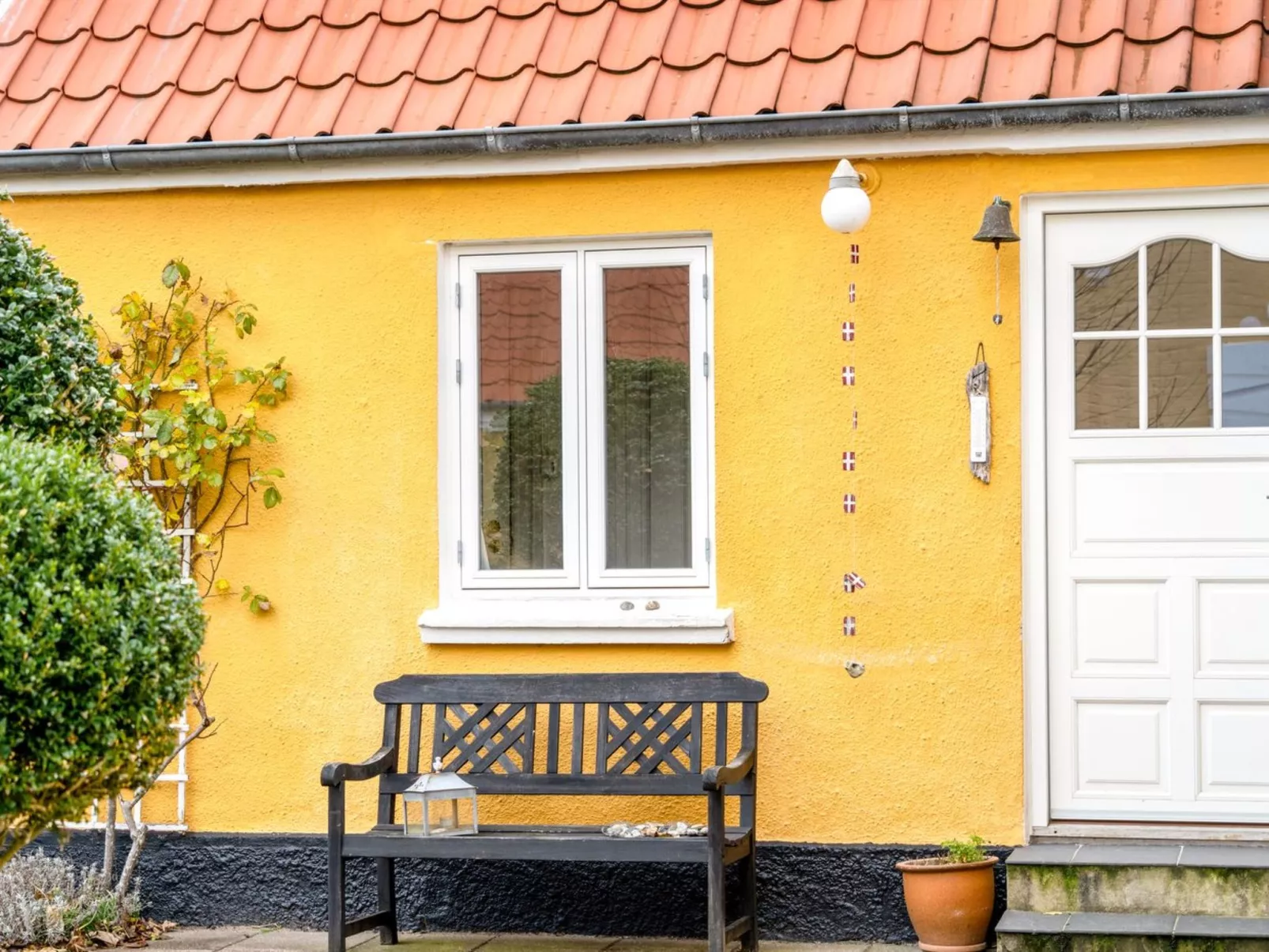 "Tryggi" - 300m from the sea-Outside