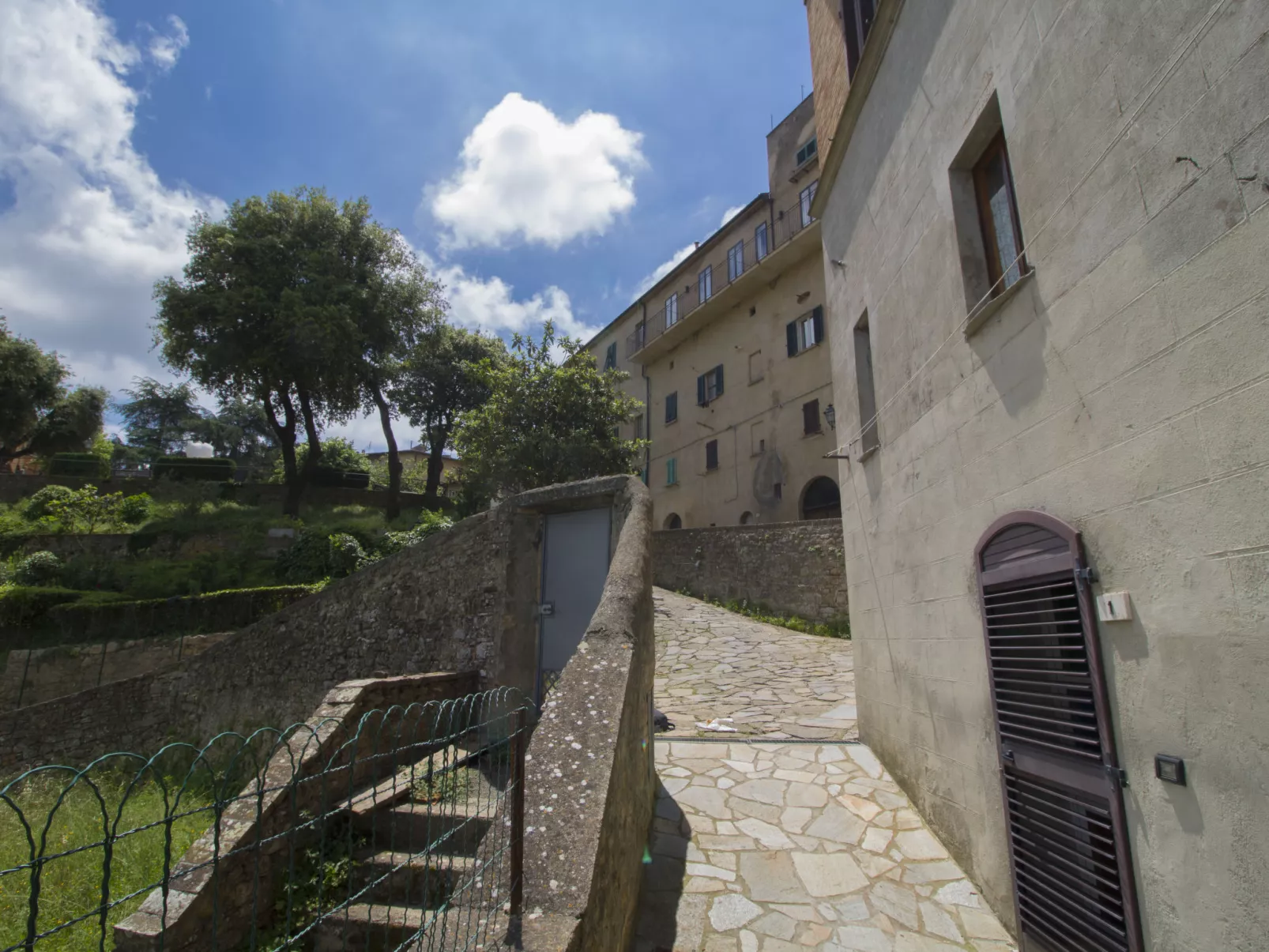La Fonte-Outside