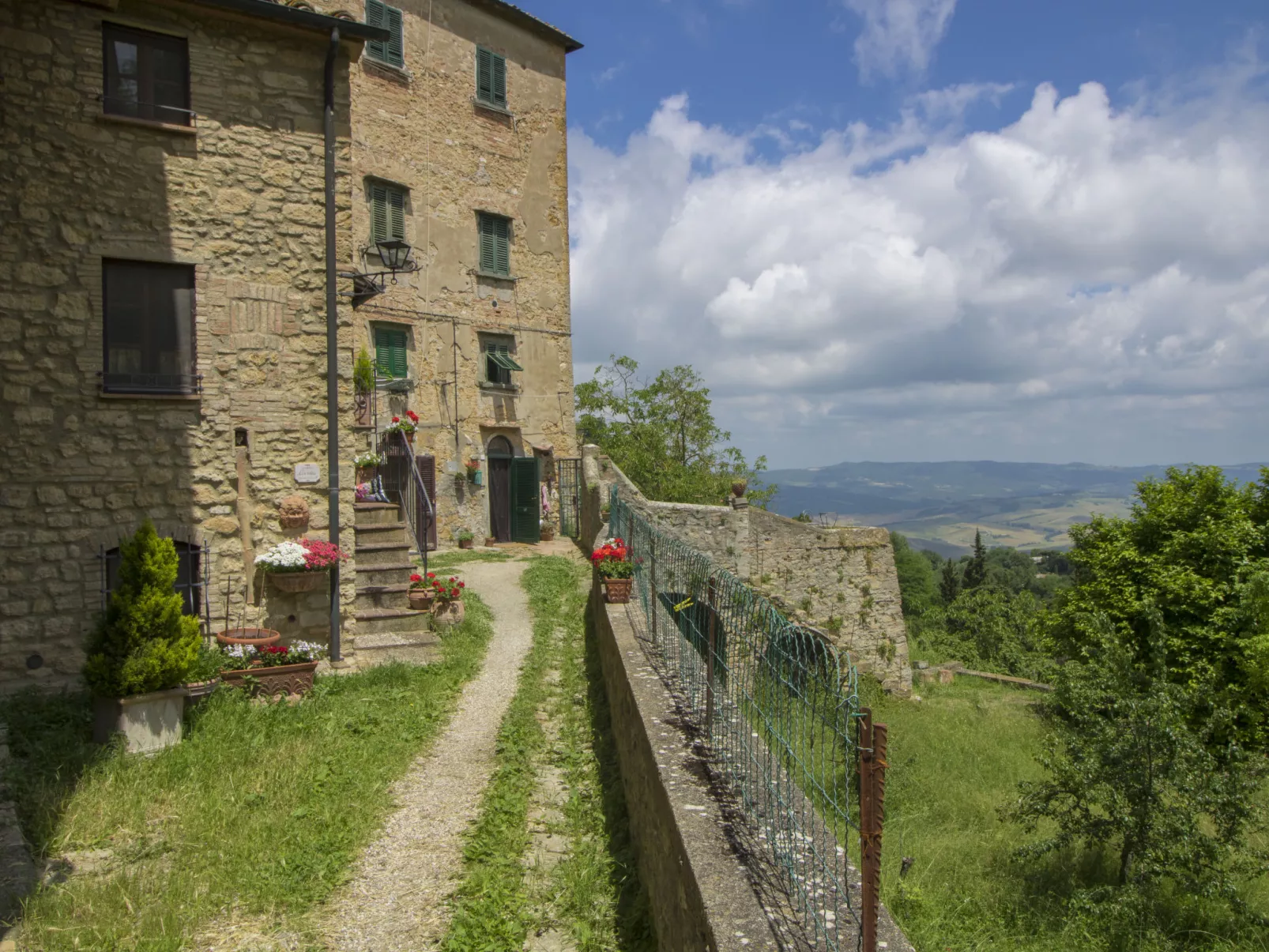 La Fonte-Outside